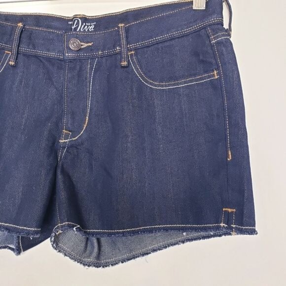 Old Navy Diva Dark Wash Cutoff Frayed Hem Denim Jean Shorts Women's Size 8 - Picture 3 of 10